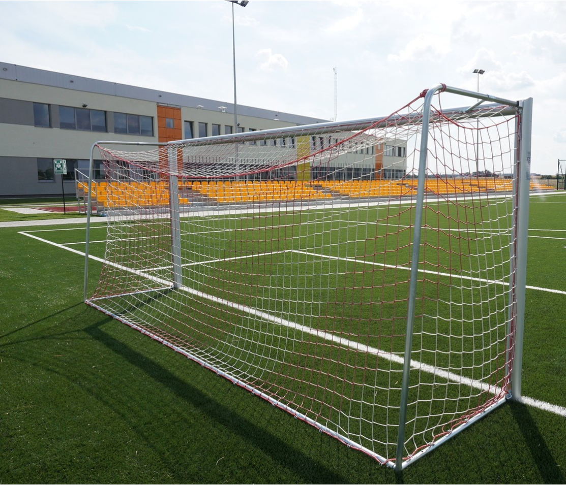 Kādiem parametriem jābūt skolas futbola mērķiem?